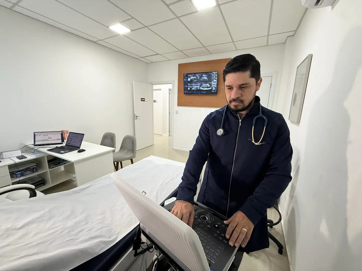 Sala de ultrassonografia da MS Clínica